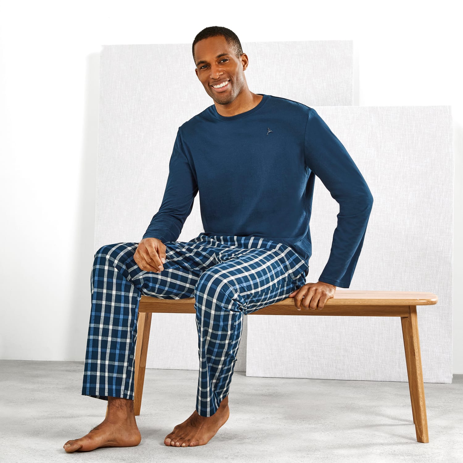 Jeff & Co by Jeff Banks Men's Navy Long Sleeve Top & Long Bottom Pyjama Set
